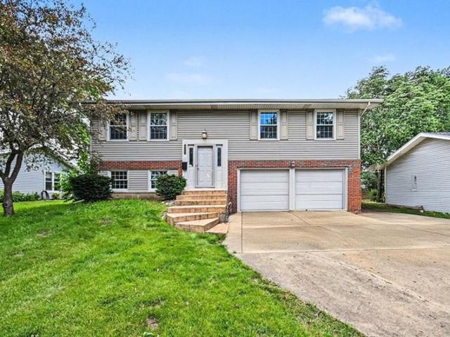 House for sale in Hoffman Estates, Illinois