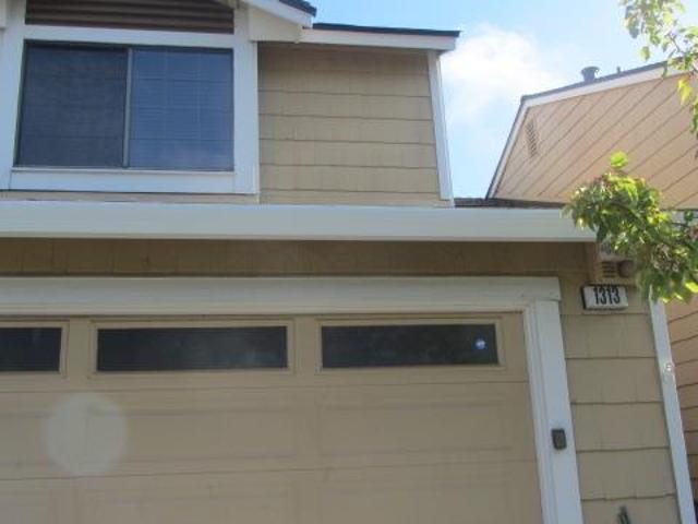 Townhouse for sale in Pinole, California