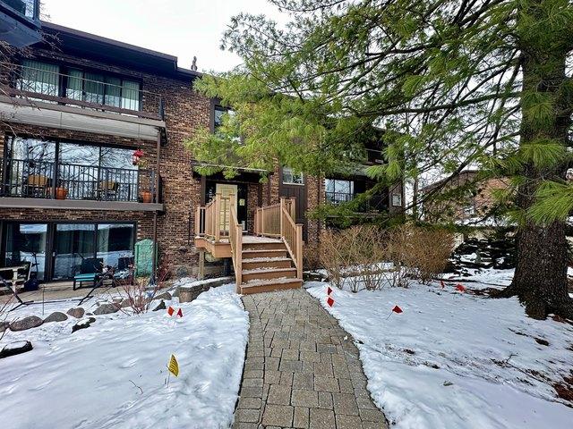 Condo for sale in Westmont, Illinois