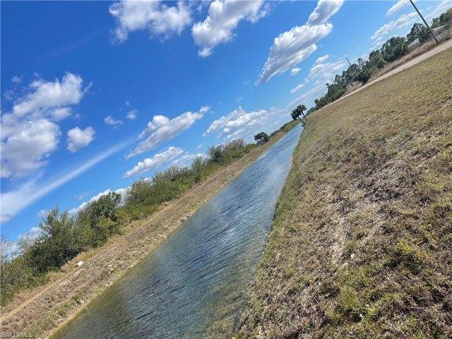 Land for sale in Lehigh Acres, Florida