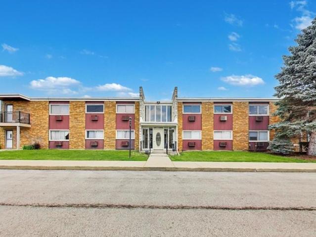 Condo for sale in Lombard, Illinois