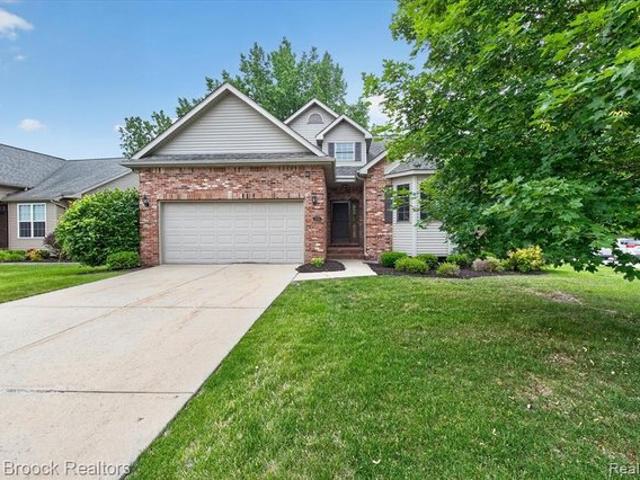 Condo for sale in Fenton, Michigan