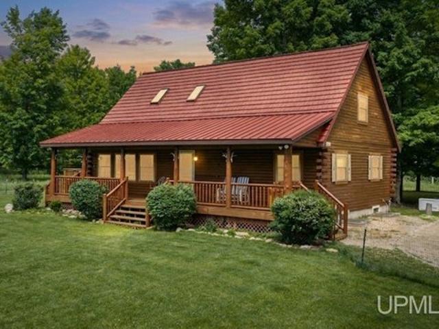 House for sale in Rapid River, Michigan