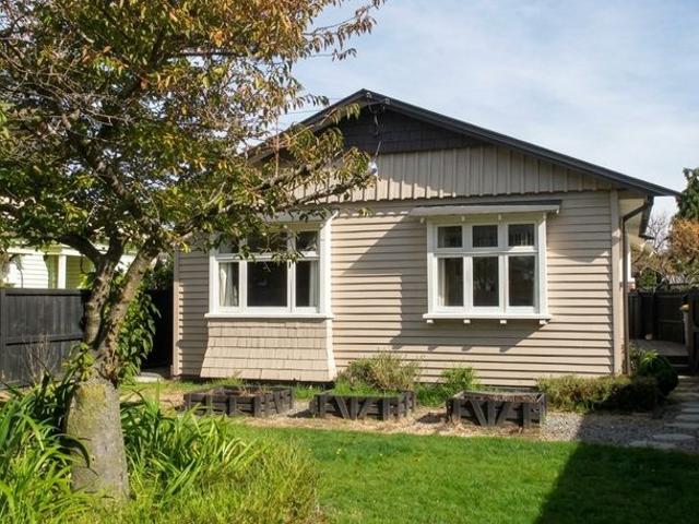 House for rent in Chaslands, Canterbury