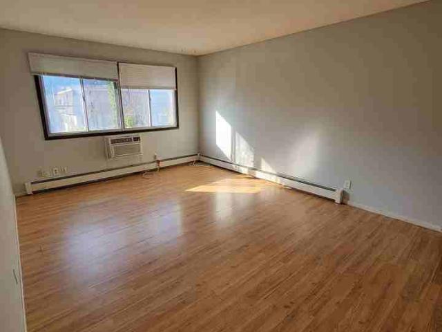 Apartment for rent in Hennepin, Minnesota
