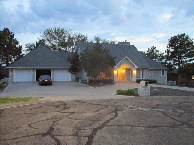 House for sale in Garden City, Finney County