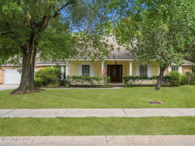 House for sale in Ocean Springs, Mississippi