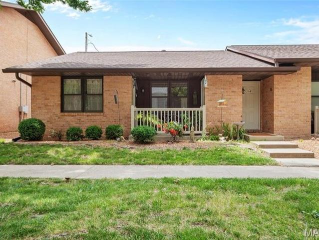 Condo for sale in Highland, Illinois