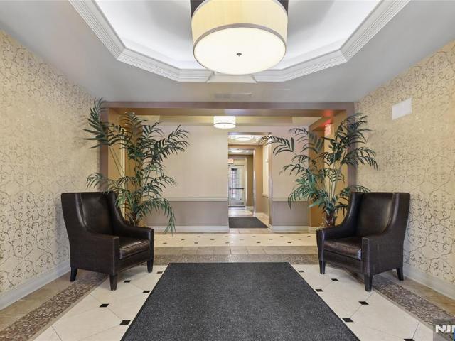 Condo for sale in Tenafly, New Jersey
