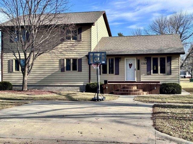 House for sale in Onawa, Iowa