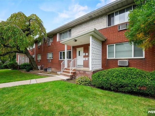 Condo for sale in Fort Lee, New Jersey