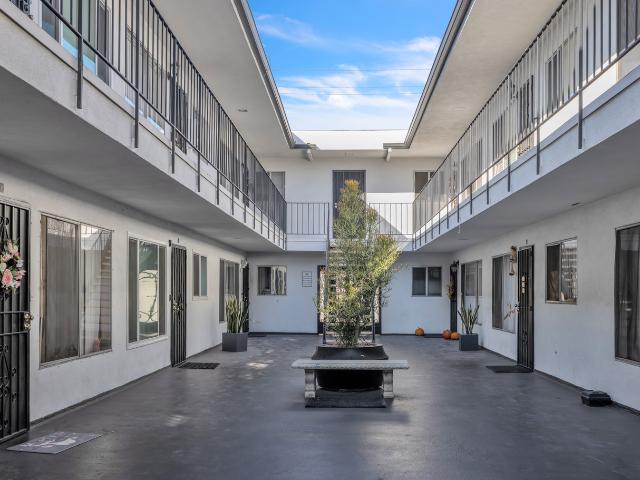 Apartment for rent in Long Beach, California