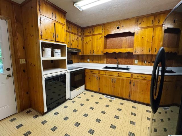 House for sale in Weaver