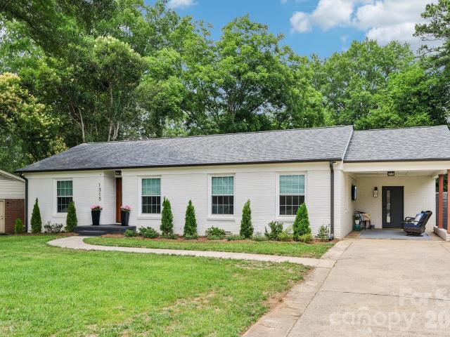 House for sale in Mecklenburg, North Carolina