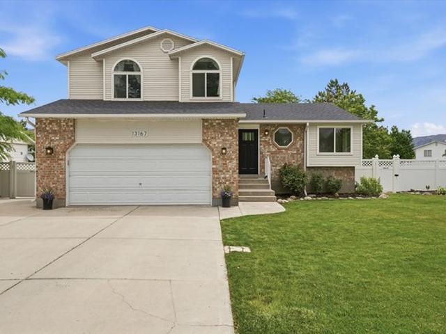 House for sale in Riverton, Utah