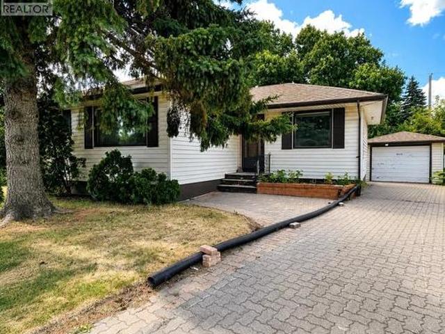 House for sale in Saskatoon, Saskatchewan
