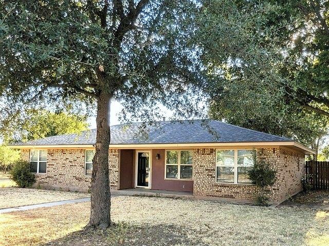 House for sale in Olney, Young County