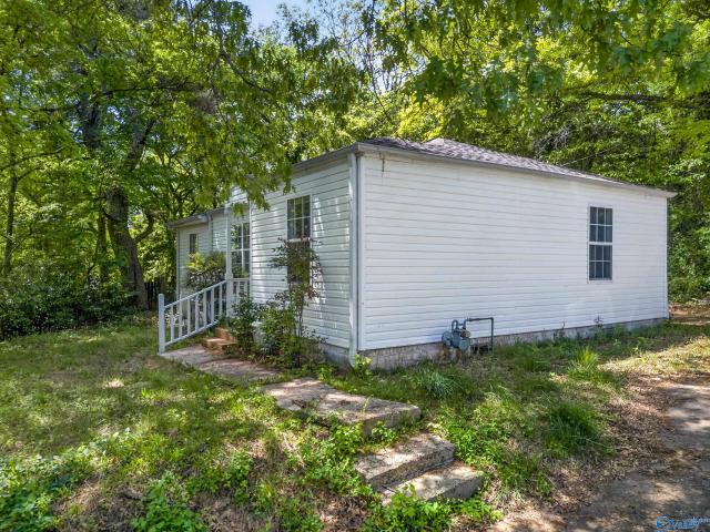 House for sale in Guntersville, Alabama