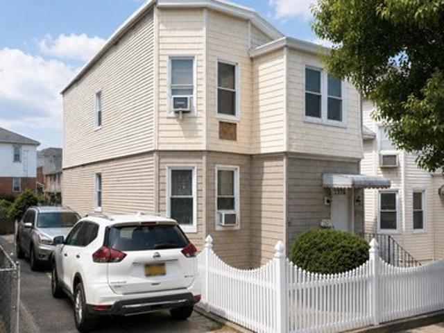 House for sale in Queens, Arverne