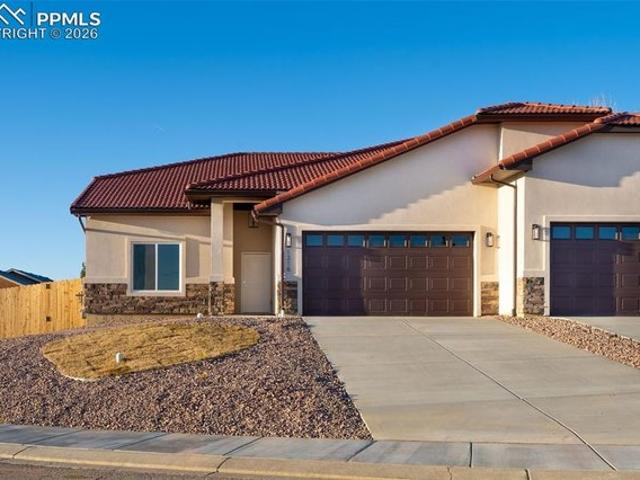Townhouse for sale in Ridge, Pueblo