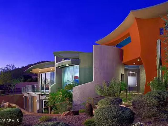 House for sale in Scottsdale House for sale in Scottsdale