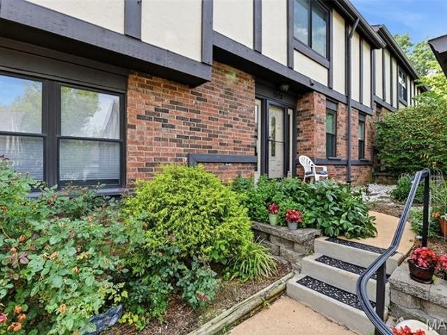 Condo for sale in Maryland Heights, Missouri