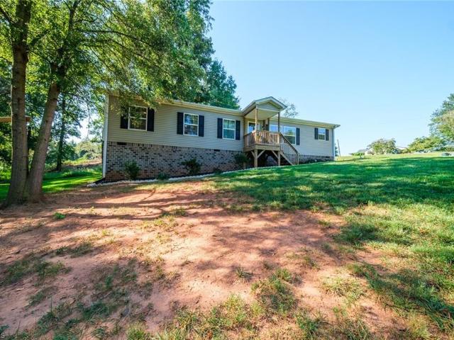 House for sale in Yadkinville, North Carolina
