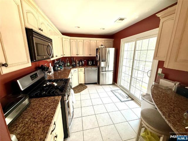 Townhouse for sale in Mahwah Townhouse for sale in Mahwah