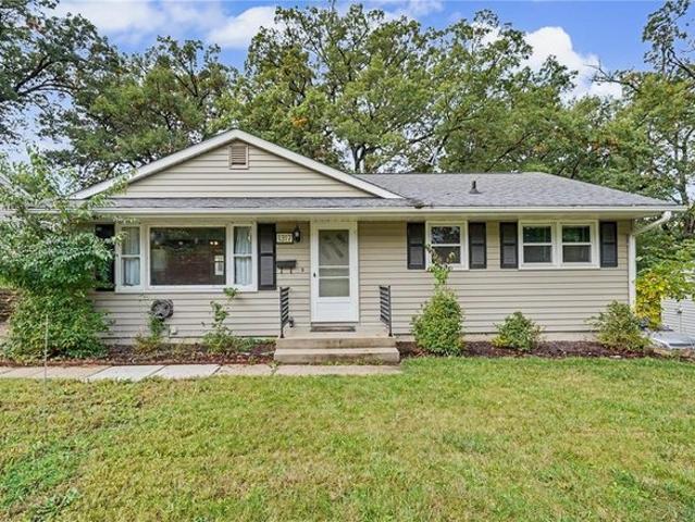 House for sale in Cedar Rapids, Linn County