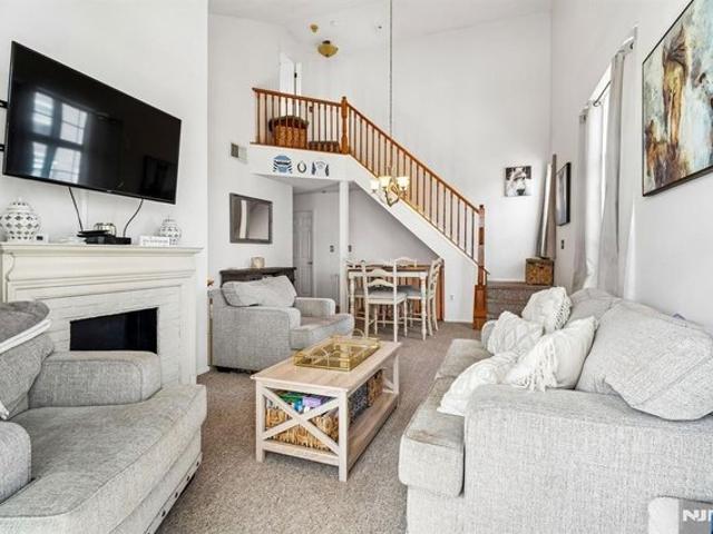Condo for sale in Mahwah, New Jersey