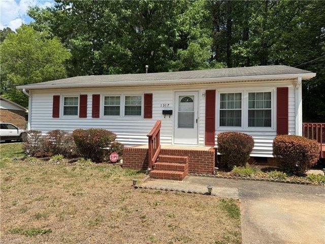 House for sale in Pfafftown, North Carolina