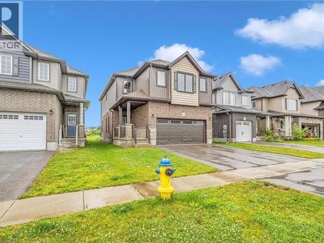 House for sale in Neighbourhoods of Devonshire, Woodstock