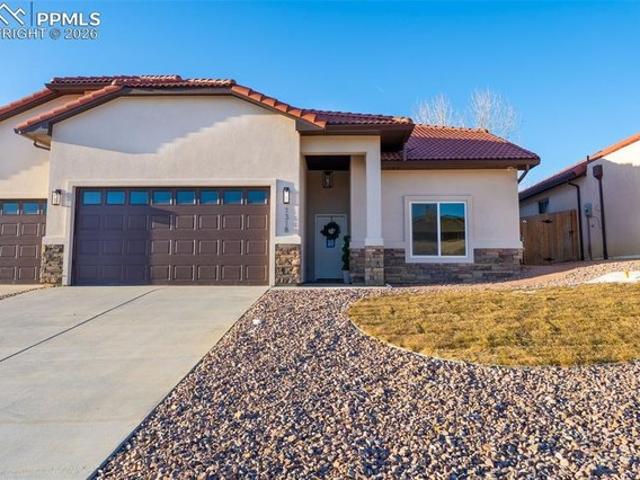 Townhouse for sale in Ridge, Pueblo