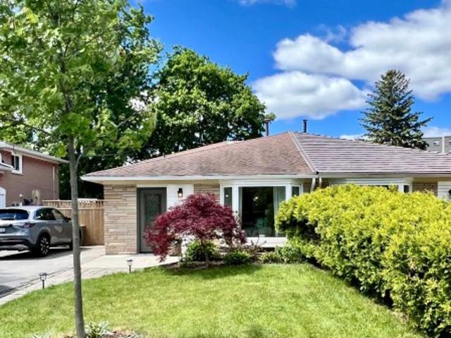 House for sale in Oakville, Ontario