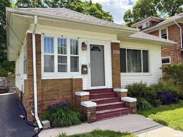 House for sale in Galesburg, Illinois
