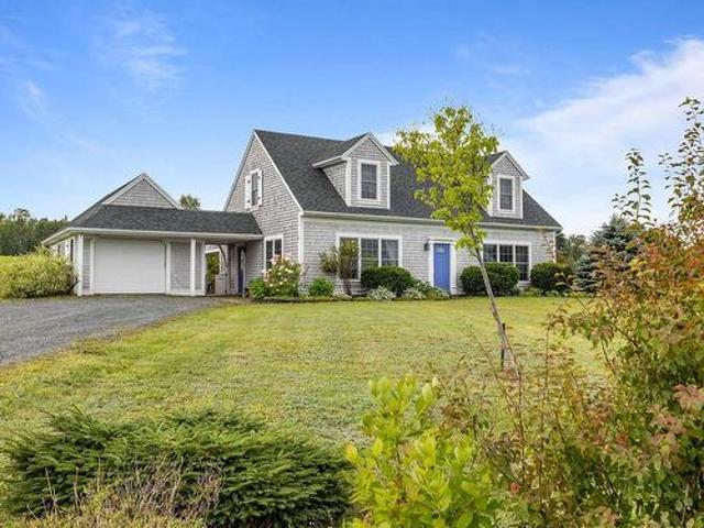 House for sale in Montague