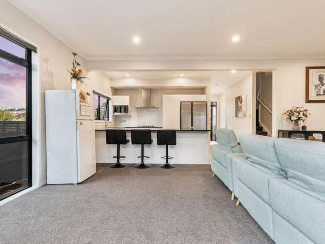 Townhouse for sale in Whangaparaoa, Oroua County