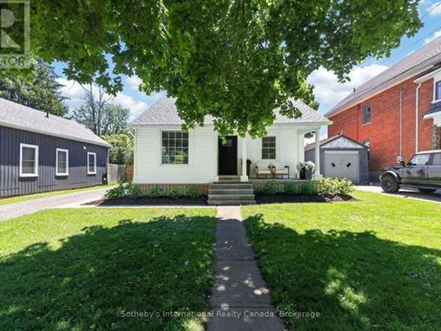 House for sale in Ontario