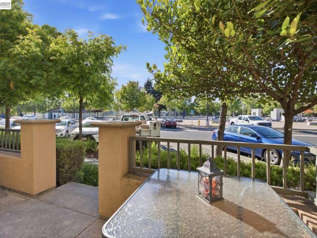 Condo for sale in Hayward, California