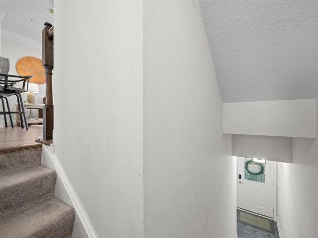 Townhouse for sale in Mc Kees Rocks, Pennsylvania