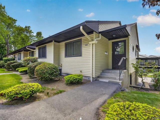 Condo for sale in Cortlandt Manor, New York
