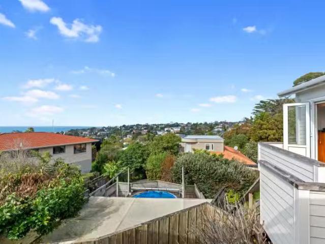 House for sale in Wairau Valley