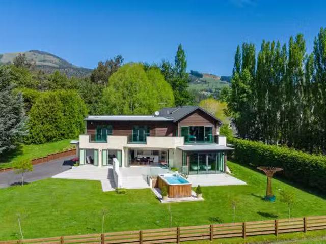 House for sale in Otakou