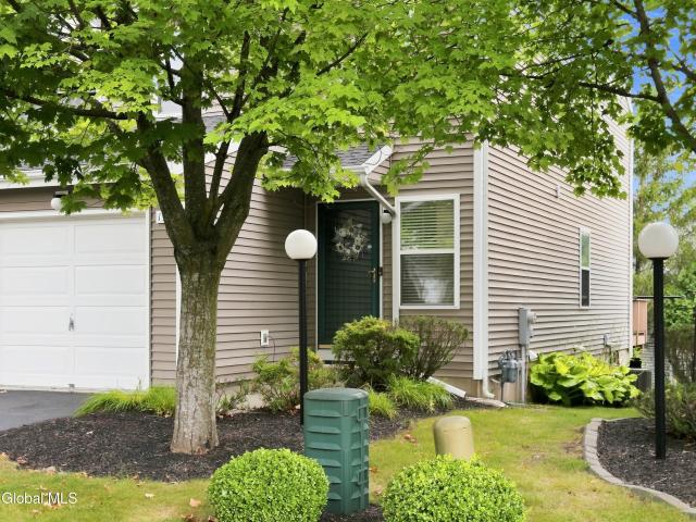 Townhouse for sale in Colonie, New York