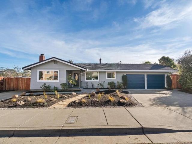 House for sale in Cloverdale, California