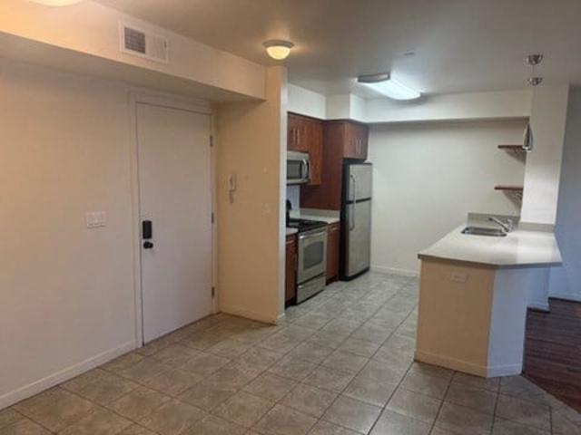 Apartment for rent in Monterey