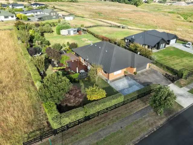 House for sale in Awhitu