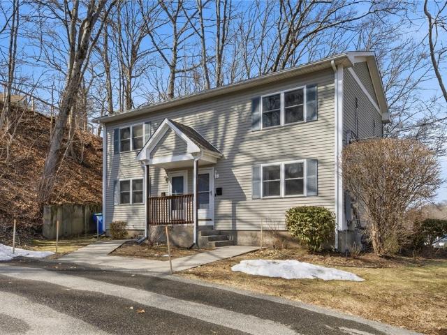 Condo for sale in Lincoln, Rhode Island