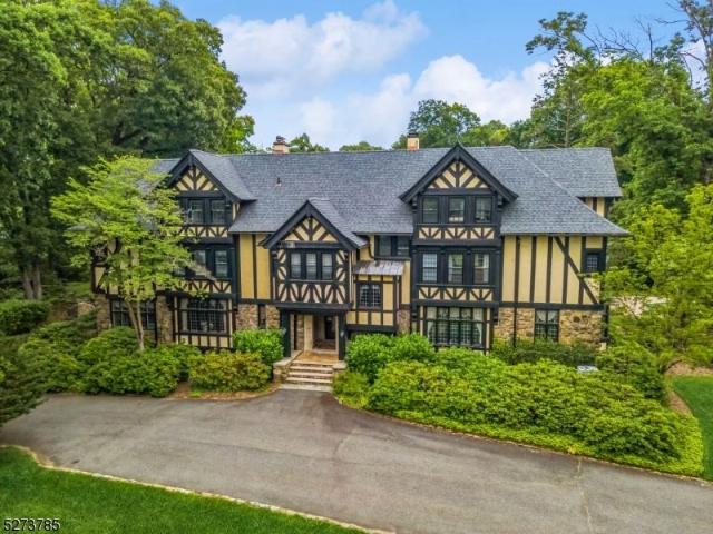 House for sale in Essex Fells, New Jersey