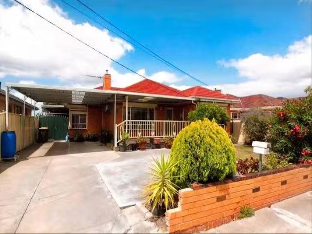 House for rent in Sunshine West, Victoria